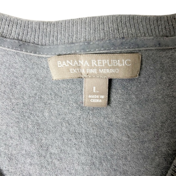 Banana Republic Extra Fine Merino V-Neck Sweater Women’s Sz L Light Gray Soft - Picture 4 of 9